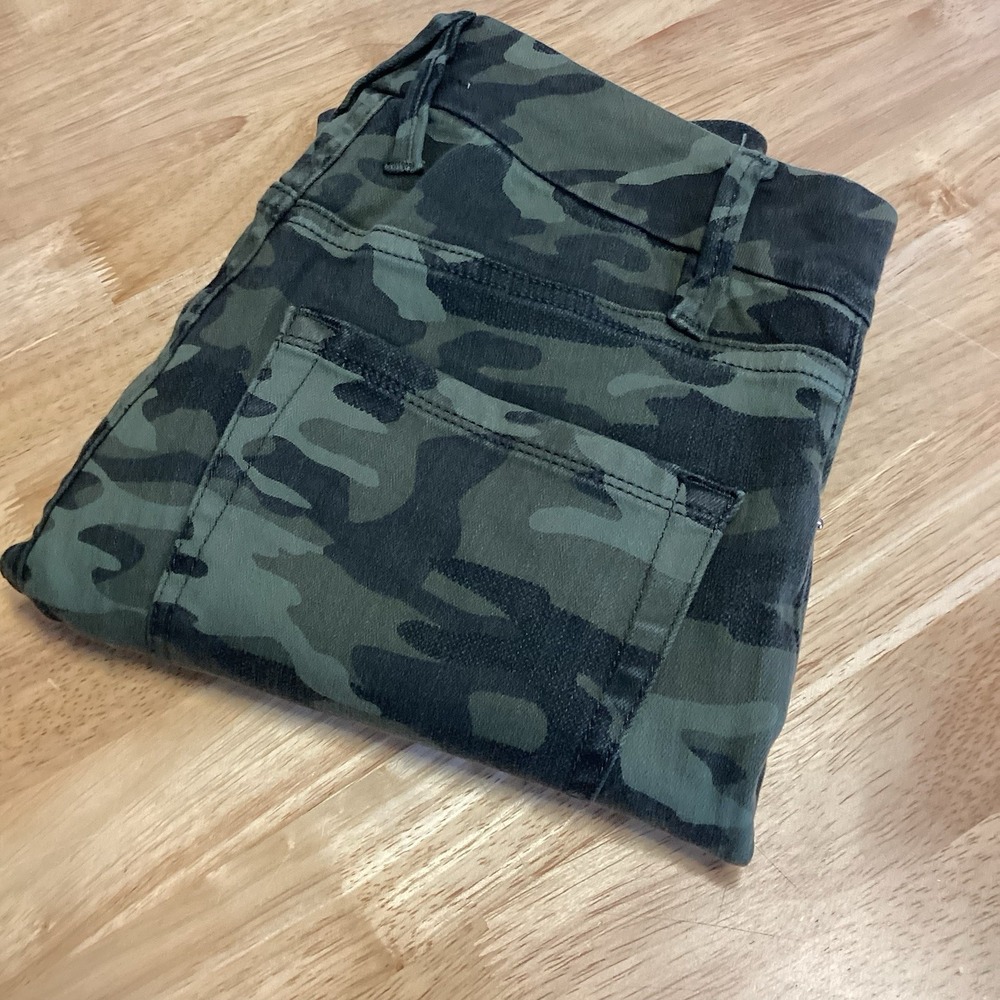 GOOD AMERICAN Good Waist Good Legs Crop‎ Women's Jeans Camo Size 8/29